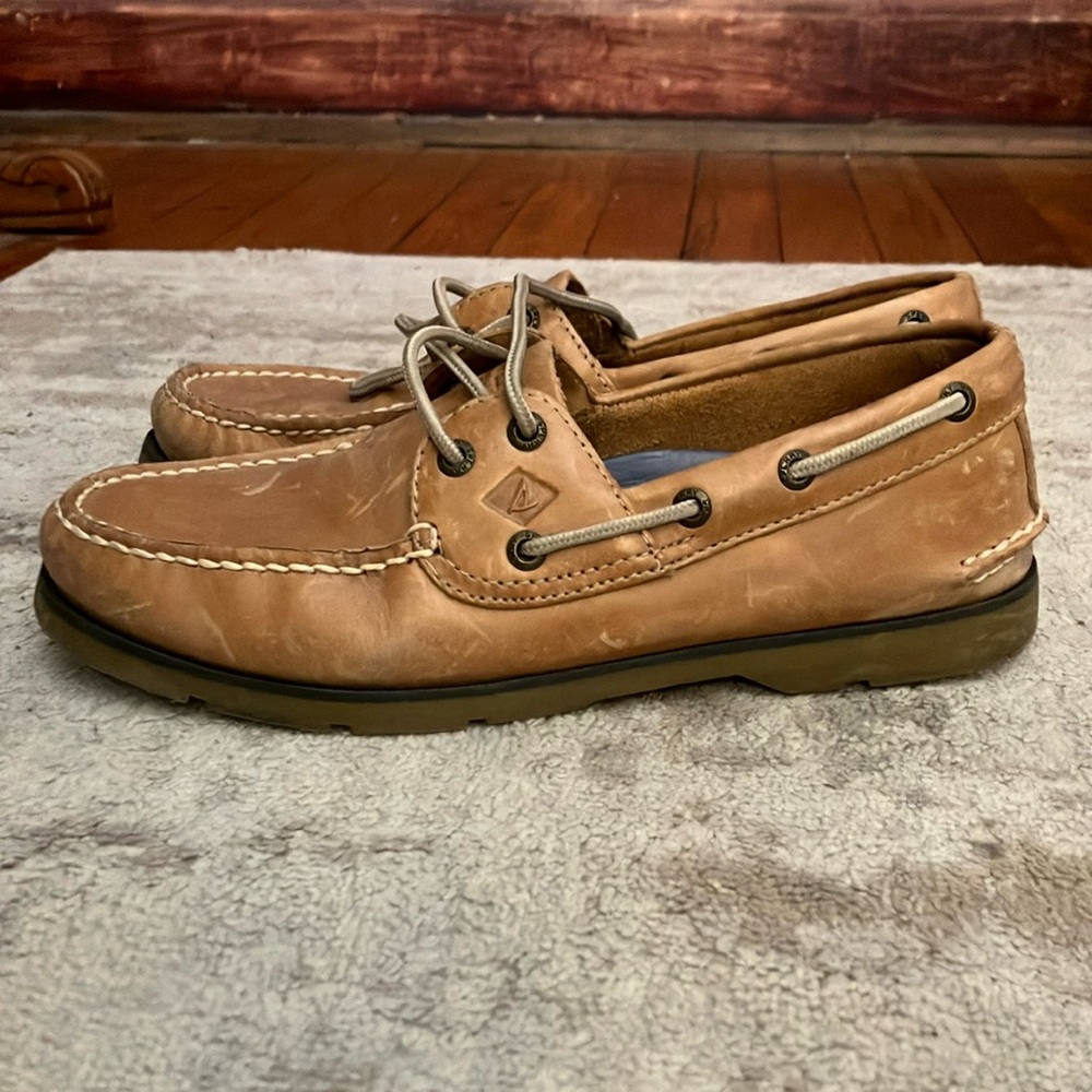 Sperry Tan Boat Shoes with Moccasin Toe and Textured Leather